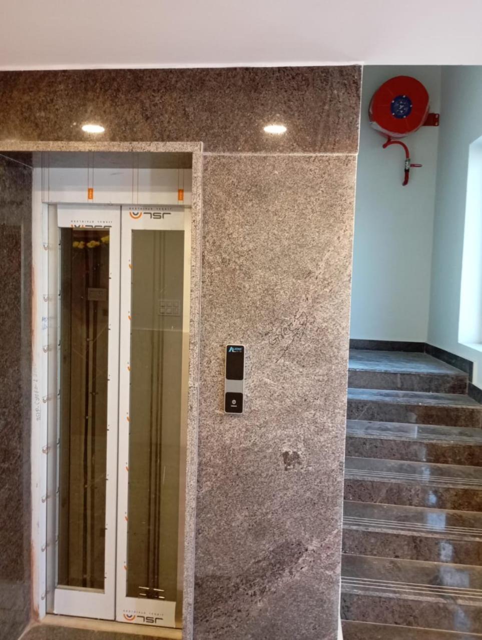 Aadya Inn New Luxury Hotel Tirupati Exteriör bild
