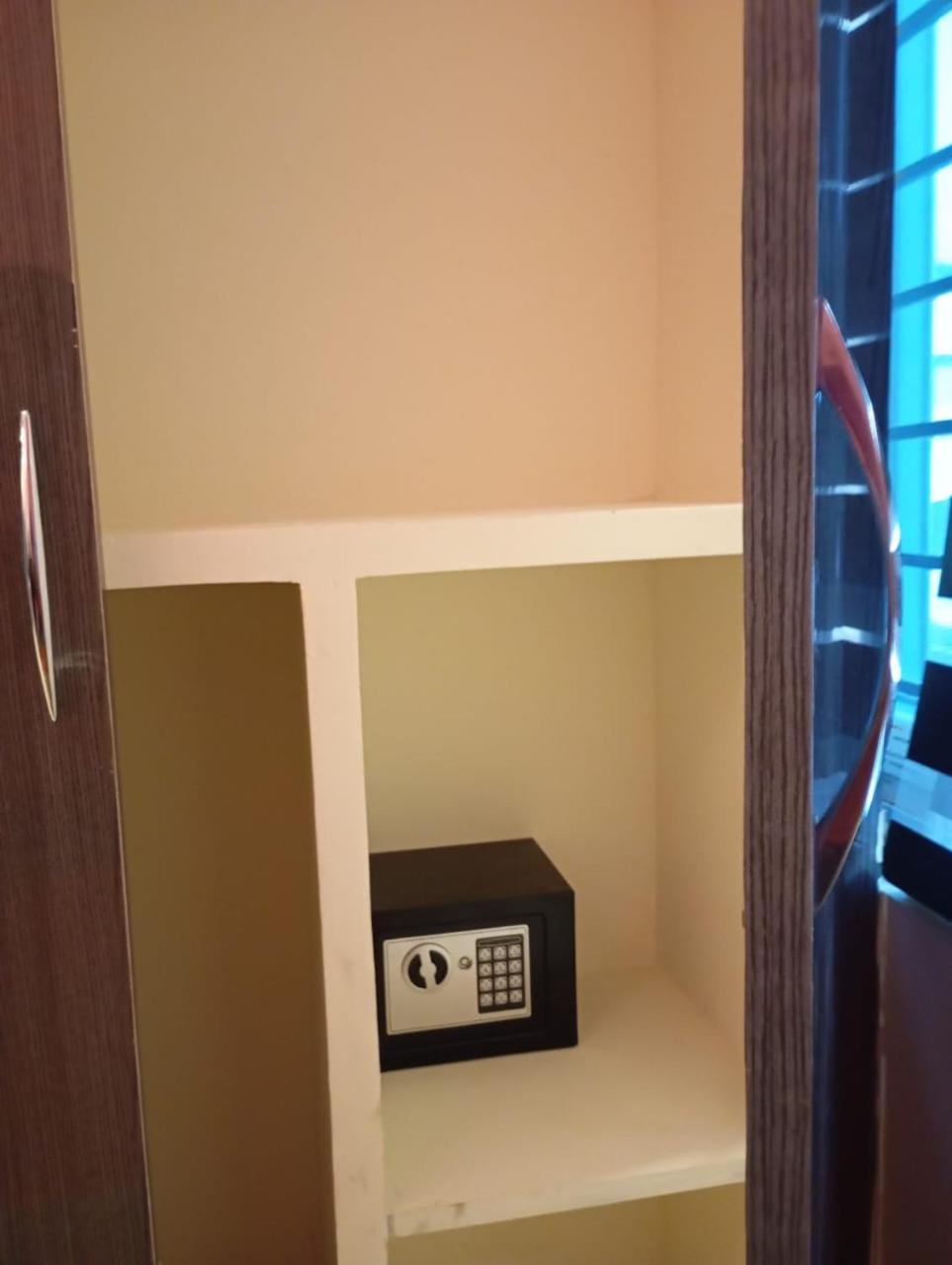 Aadya Inn New Luxury Hotel Tirupati Exteriör bild