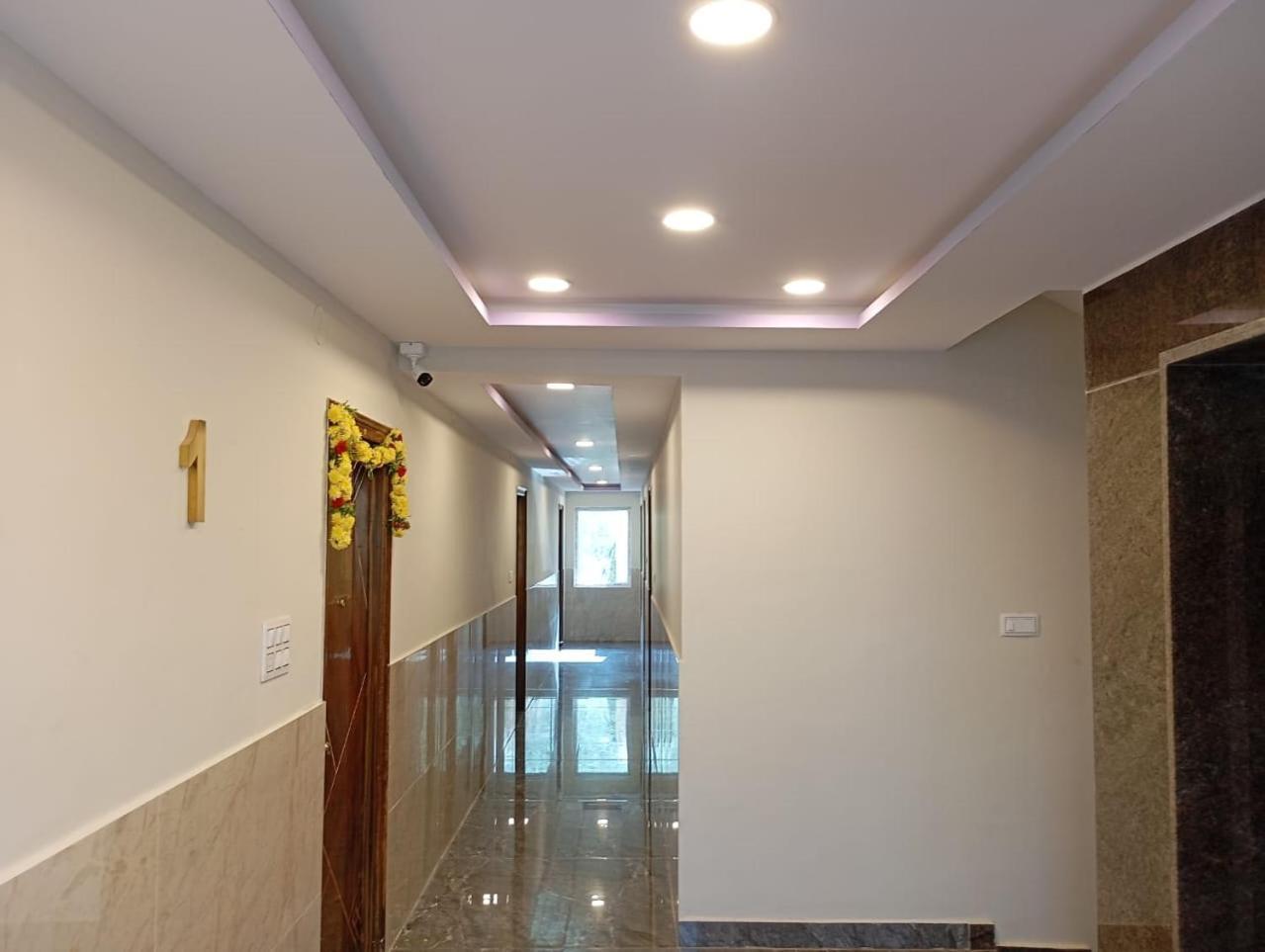 Aadya Inn New Luxury Hotel Tirupati Exteriör bild
