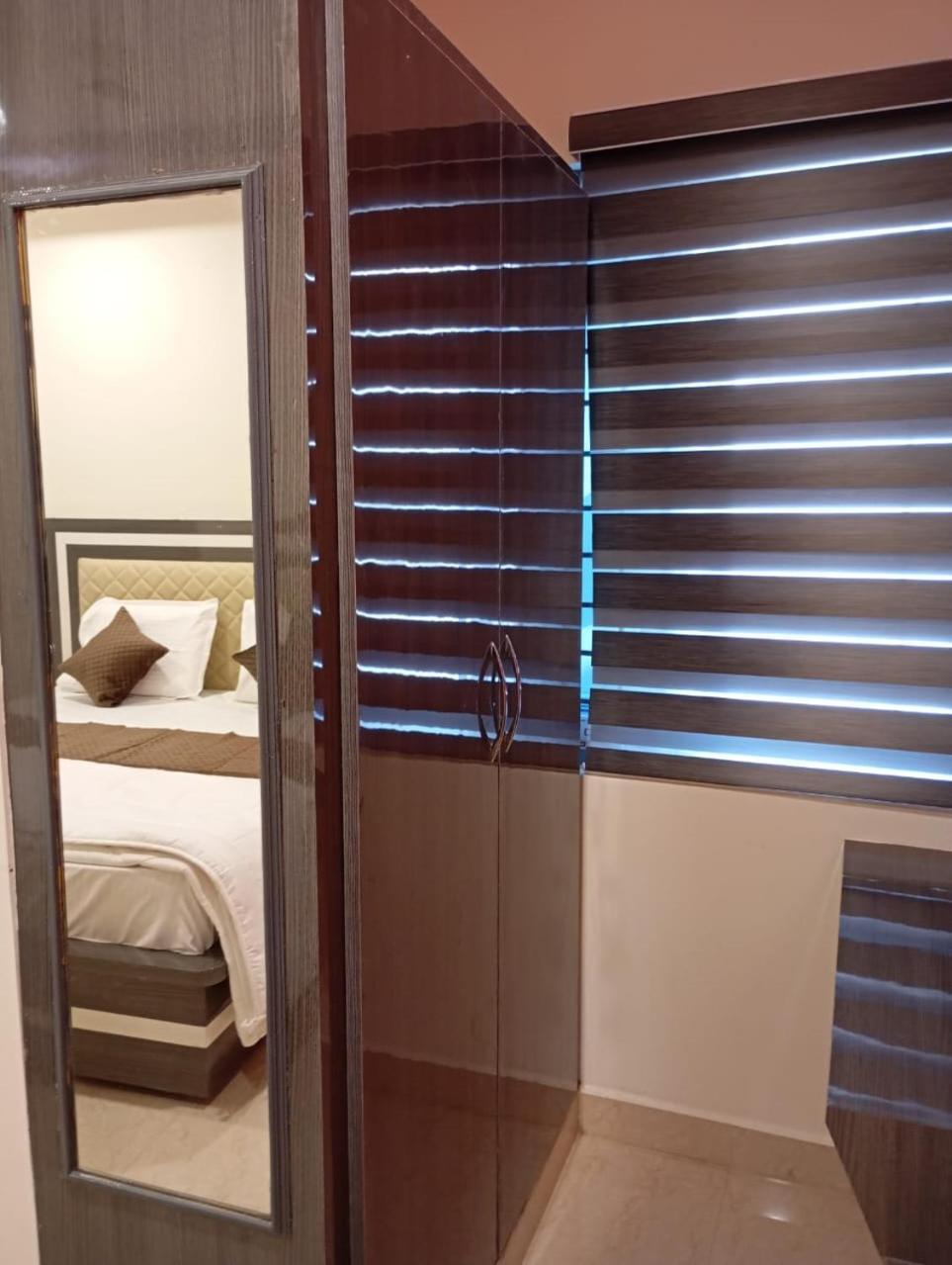 Aadya Inn New Luxury Hotel Tirupati Exteriör bild