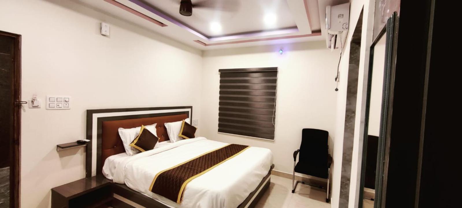 Aadya Inn New Luxury Hotel Tirupati Exteriör bild