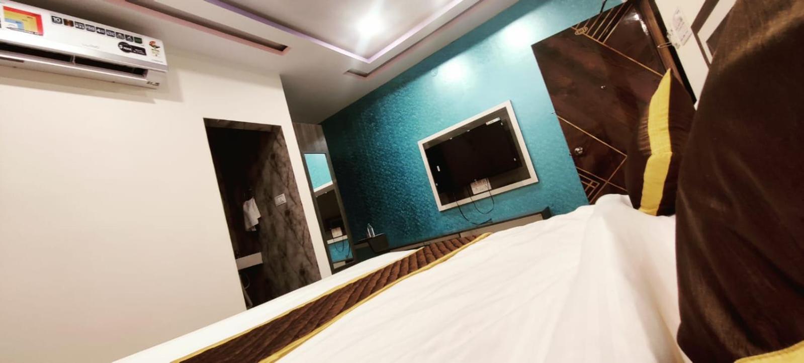Aadya Inn New Luxury Hotel Tirupati Exteriör bild